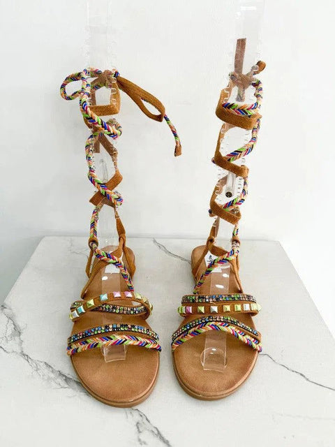 MEDELLIN - - Sandali Bassi con applicazioni gioielli e borchie multicolor