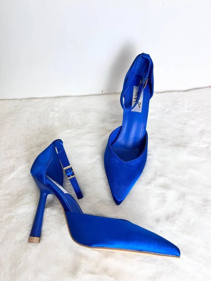Decollete blu con cinturino sale